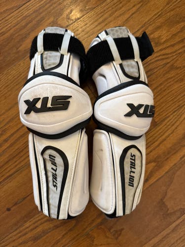 STX Stallion 500 Arm Pads