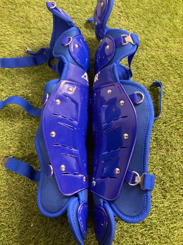 Youth All Star Player's Series Catcher's Leg Guard (New)