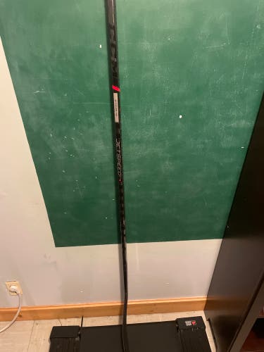 Intermediate CCM JetSpeed FT6 Right Handed Hockey Stick P29 (Used)
