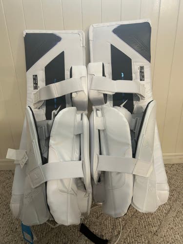 XL Bauer Hyperlite 2 Goalie Leg Pads Pro Stock (New)