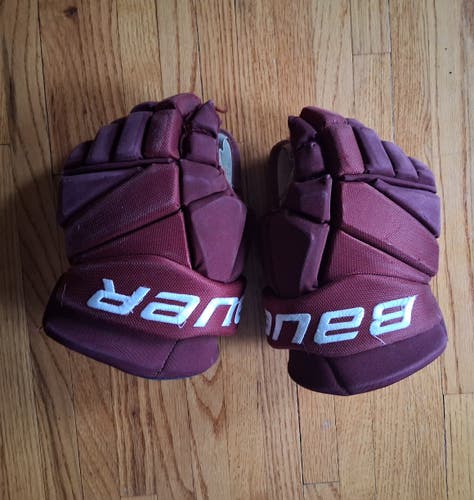 Bauer Vapor Team maroon hockey player Gloves 13" (Used)