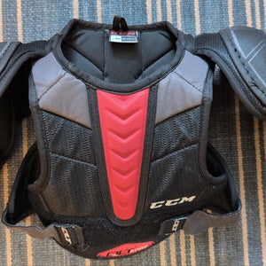 Medium Junior CCM QLT Edge Shoulder Pads (Used)