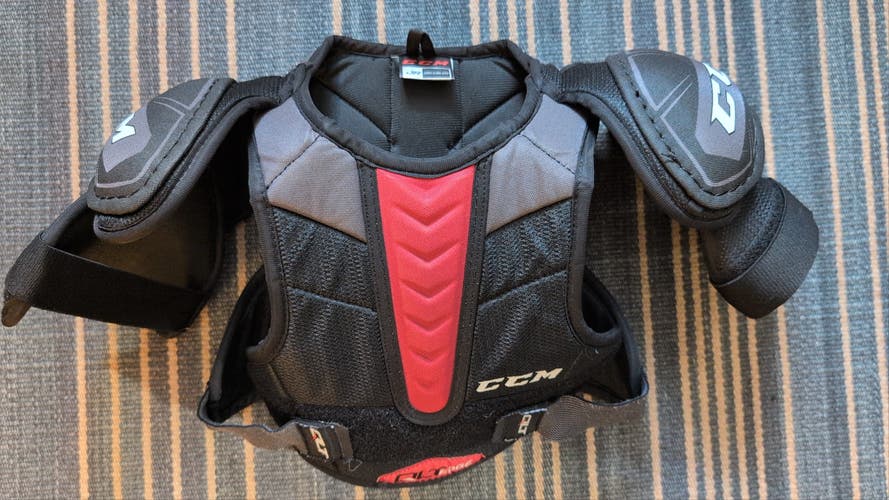 Medium Junior CCM QLT Edge Shoulder Pads (Used)