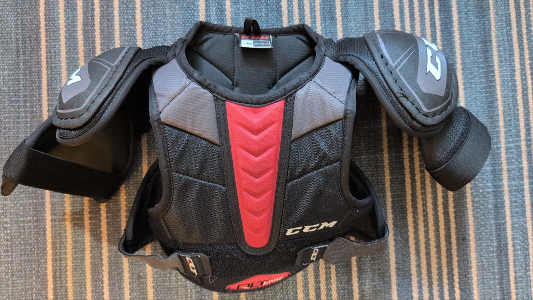 Medium Junior CCM QLT Edge Shoulder Pads (Used)