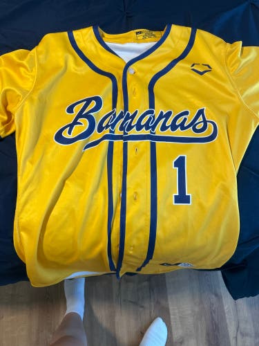 Signed Savannah Bananas Small Adult Unisex EvoShield Jersey (New)