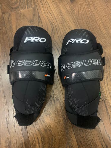 Bauer (Used)  Bauer Pro Senior Goalie Knee Guards. ………