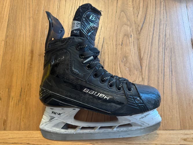 2023 Bauer Supreme Mach Hockey Skates Extra Wide Width Size 5.5 (Used)