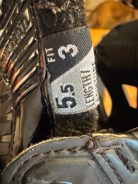 5.5 Fit 3 Wide Bauer Supreme Mach Hockey Skates (Used