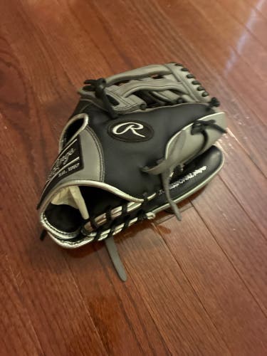 Rawlings Gamer Series RH Outfield Baseball Glove 12.25" Never Used In Game Almost Fully Broken In