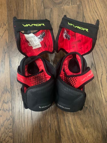 Senior Medium Bauer Vapor 3x Elbow Pads (Used)