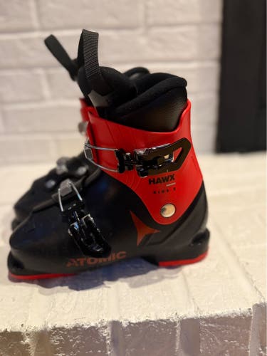 Mondo 20 & 20.5 Kid's Atomic Hawx JR 3 All Mountain Ski Boots (Used)