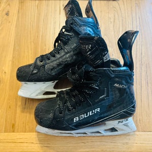 6.5 Fit 3 Wide Bauer Supreme Mach Hockey Skates (Used)