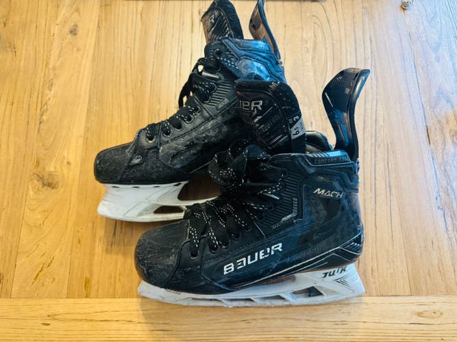6.5 Fit 3 Wide Bauer Supreme Mach Hockey Skates (Used)