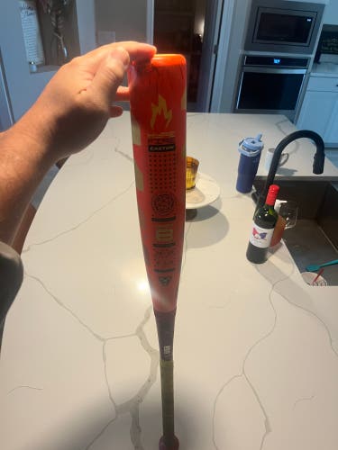 2025 Easton Hype Fire Composite USSSA Certified Bat (-8) 22 oz 30" (Used)