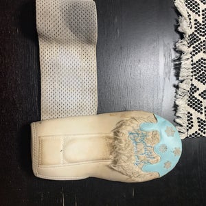 Abominable Snowman Adult Sliding Mitt (Used)