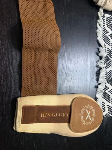 His Glory Bible Sliding Mitt (Used)