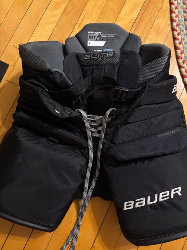 Intermediate Small 2022 Bauer Elite Hockey Goalie Pants (Used)