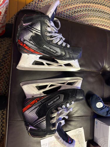 Bauer Vapor X2.9 Hockey Goalie Skates Regular Width Size 4.5 (Used)