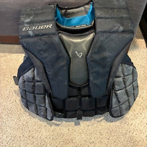 Medium 2023 Bauer Elite Goalie Chest Protector (Used)