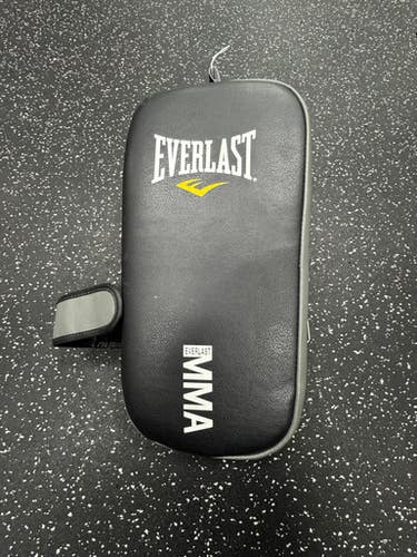 Used Everlast Martial Arts Blocking Pad Senior 11849-S000032193