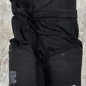 Men's Senior Large +1 Bauer Hockey Pants (Used)