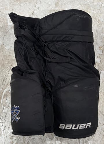 Men's Senior Large +1 Bauer Hockey Pants (Used)