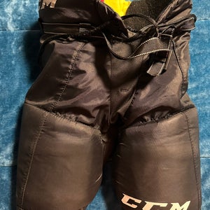 Youth Large CCM Tacks 9550 Hockey Pants (Used)