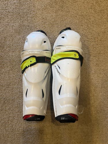 Junior Bauer Vapor 12" Shin Pads (Used)
