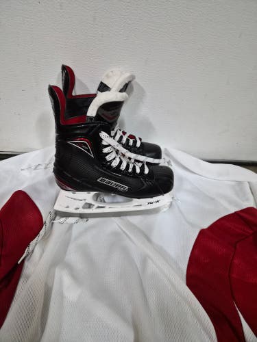 Bauer Vapor Hockey Skates Regular Width Size 2 (Used)