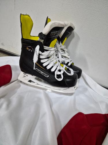 Bauer Supreme S27 Hockey Skates Regular Width Size 3 (Used)