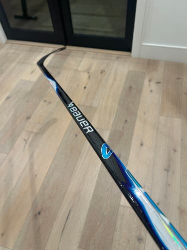Intermediate Bauer Vapor FlyLite Left Hand Hockey Stick P92 (New)