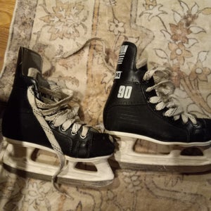CCM Champion 90 Hockey Skates Size 2 (Used)