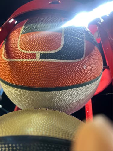 College Men's Basketball 30 Teams available (New)