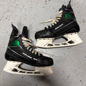 2020 Bauer Supreme UltraSonic Hockey Skates Regular Width Pro Stock Size 5.5 (Used)