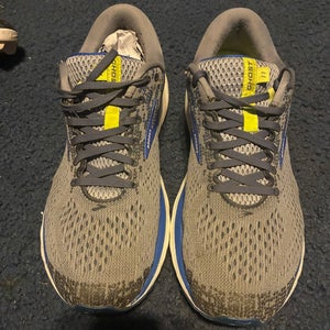 Gray Men's Size M 11.0 (W 12.0) Adult Outdoor Tech Shoes (Used)