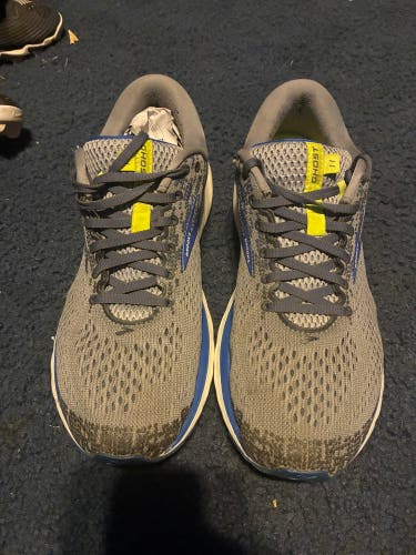 Gray Men's Size M 11.0 (W 12.0) Adult Outdoor Tech Shoes (Used)