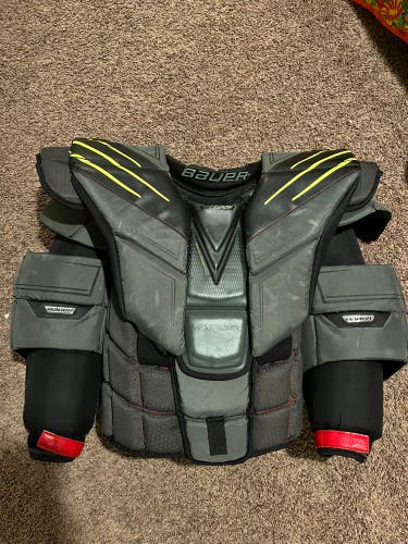 Medium Bauer Hyperlite Goalie Chest Protector (Used)