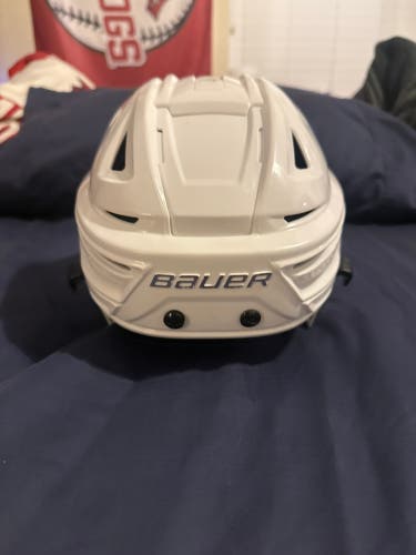 Small Bauer Re-Akt 150 Helmet (Used)