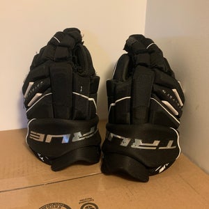 True Catalyst 7X Gloves 14" (Used)