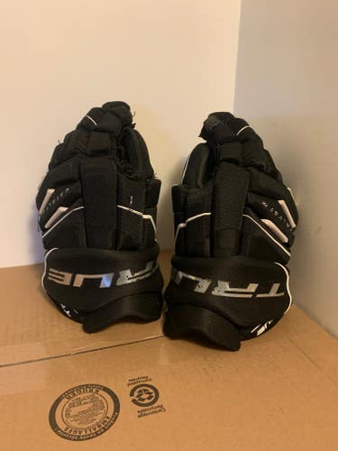 True Catalyst 7X Gloves 14" (Used)