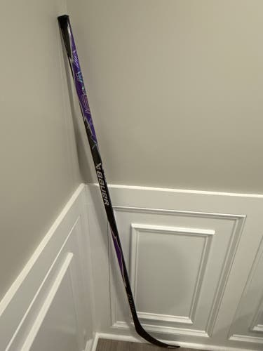 Senior Bauer Vapor FlyLite Right Handed Hockey Stick P92 (New) purple 70 flex