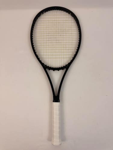 Wilson Blade 98 16x19 V8 Noir Limited Black Edition, 4 3/8 Excellent 9/10