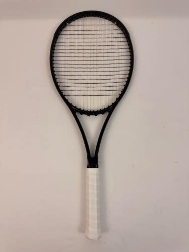 Wilson Blade 98 16x19 V8 Noir Limited Black Edition, 4 3/8 Excellent 9/10
