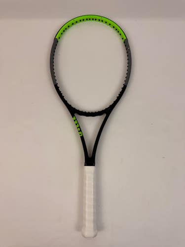 Wilson Blade 98 16x19 V7, 4 1/4 Very Good Condition