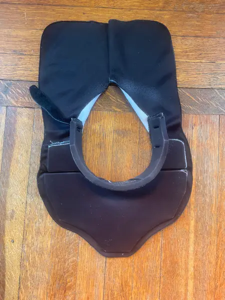Passau Hockey Goalie Roughneck Neck-guard (Used)