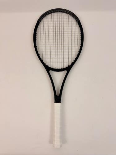Wilson Pro Staff RF97 V13, 4 1/4 Excellent 9.5/10