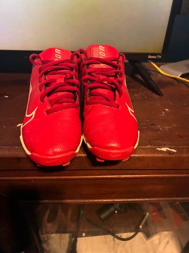 Red Kid's 2.5Y (Big Kids / Youth) Youth Nike Vapor Ultrafly 3 Low Top Trainers (Used)