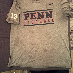 Gray Small Men's Nike Shirt (Used)