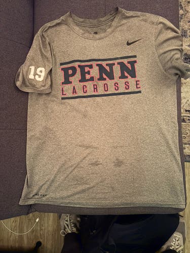 Gray Small Men's Nike Shirt (Used)