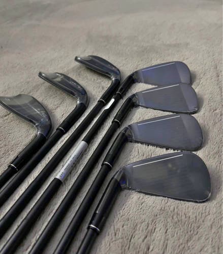 TaylorMade Black P790 | Dynamic Gold S300